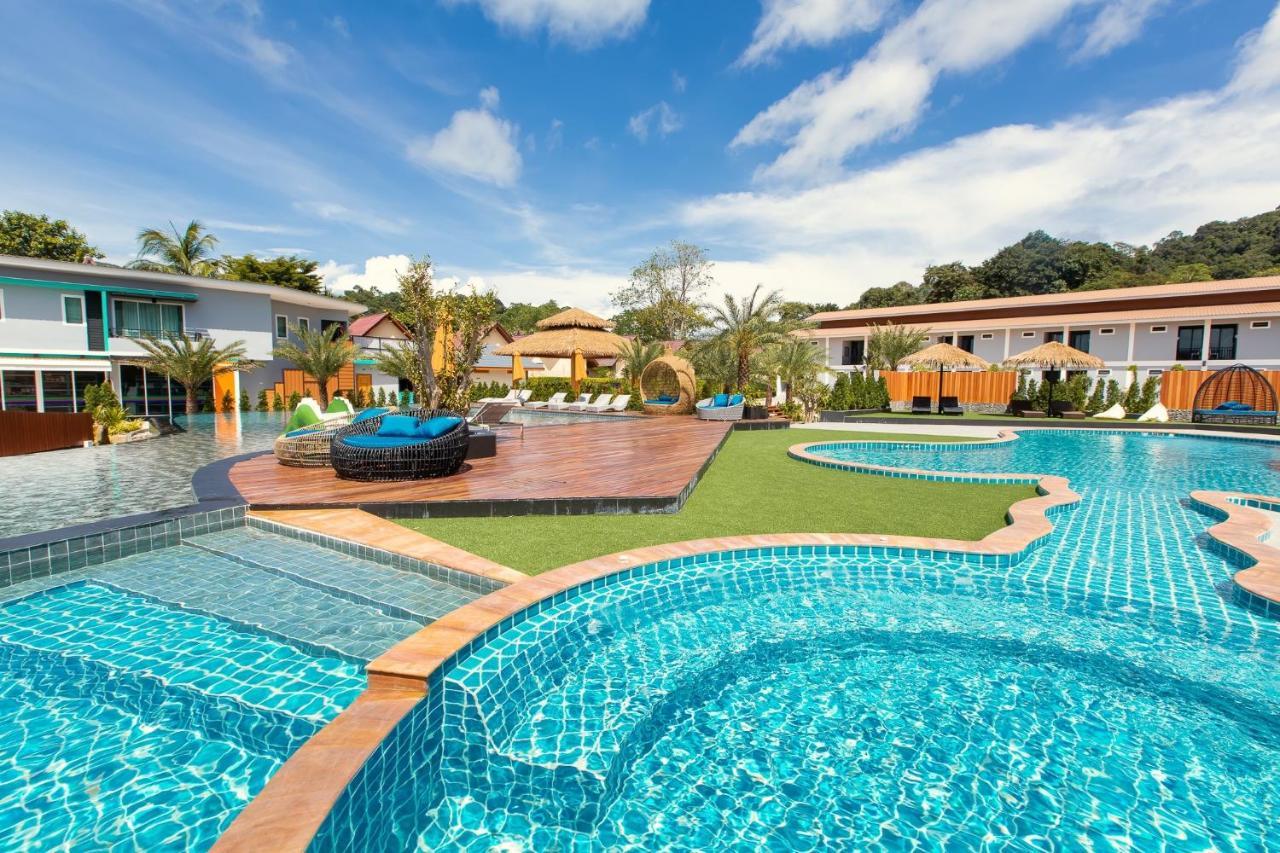U Rip Resort Phi Phi Hotel Esterno foto